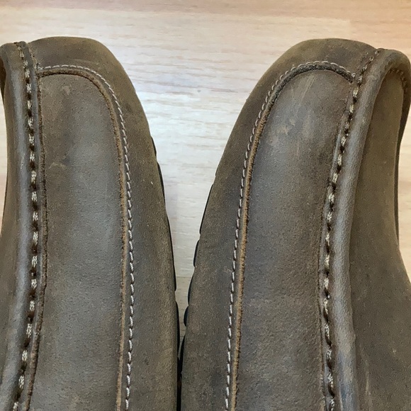 ugg ascot tan